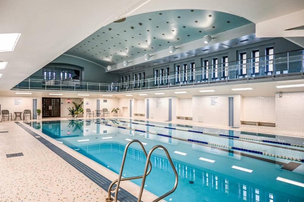 2Br Unit In The Heart Of Dt With View Of Playhouse Square, Pool & Gym Access- 305 Apartment Cleveland Exterior photo