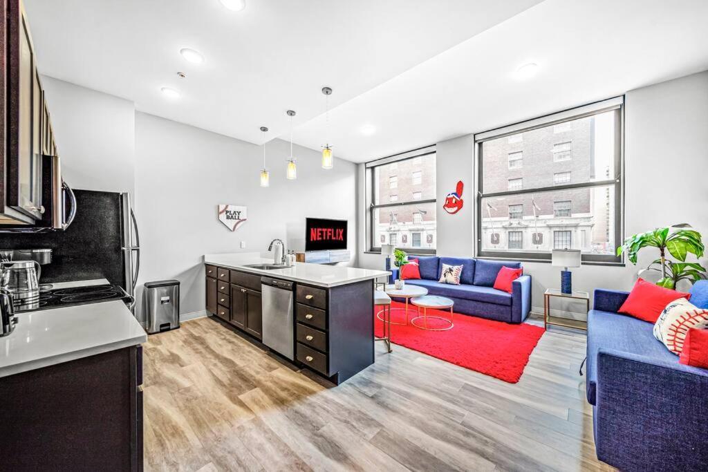 2Br Unit In The Heart Of Dt With View Of Playhouse Square, Pool & Gym Access- 305 Apartment Cleveland Exterior photo